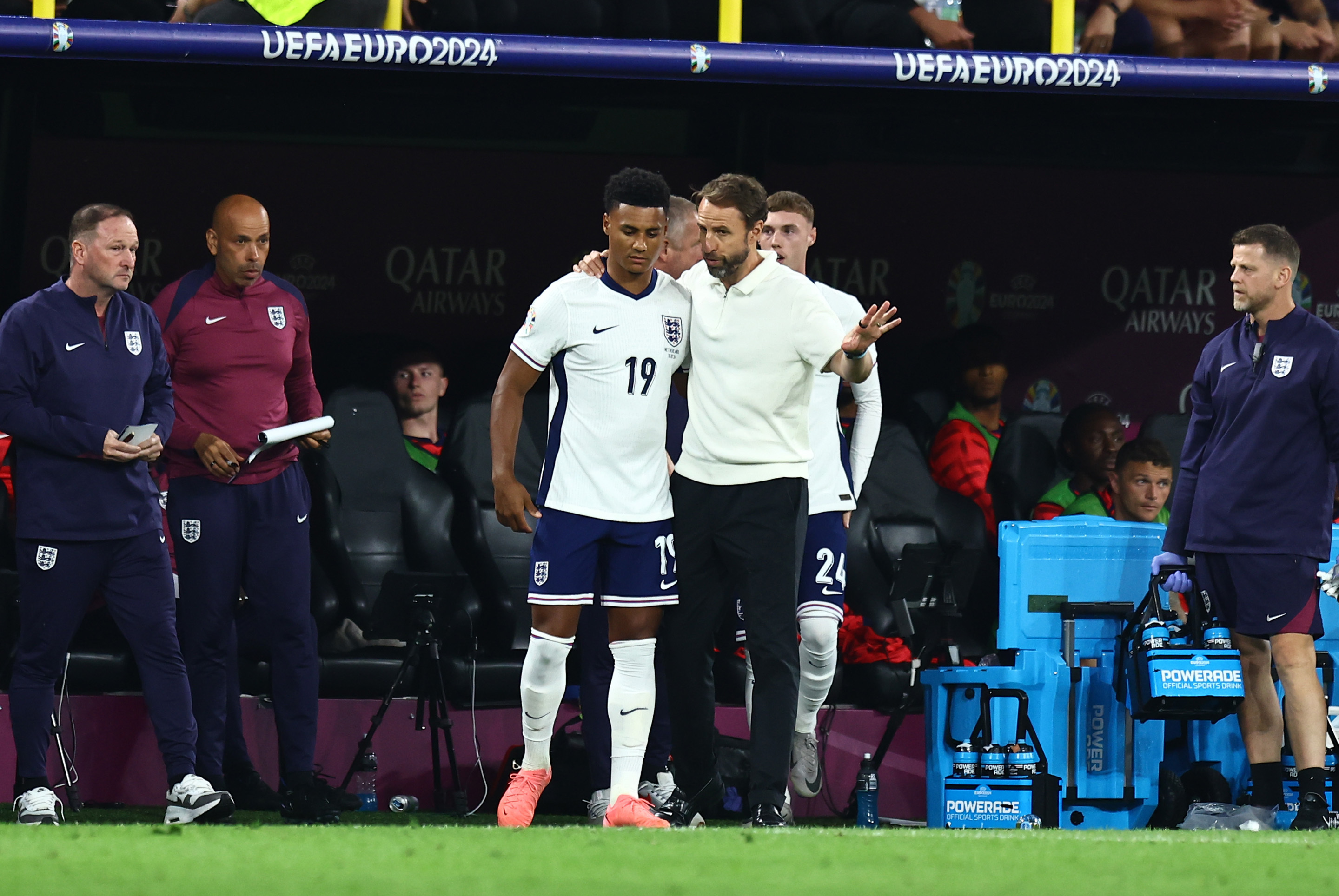 关于今夜华盛顿奇才备战荷甲布莱顿围绕德甲防线松动，门兴格拉德巴赫围绕NBA总决赛临场应变瞬间刷屏的信息