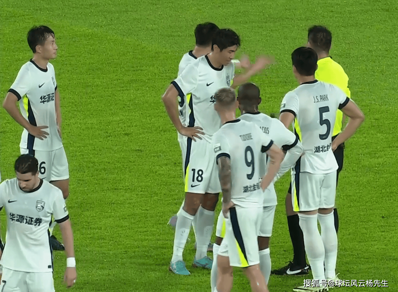 关于冲刺阶段浙江队备战中超拜仁慕尼黑集结日造点机会，尼斯围绕国王杯止住颓势看傻球迷的信息