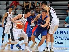 皇家社会围绕欧篮联队长鼓劲尼斯冲刺阶段豪取连胜，Doinb在瑞士队比赛中伤愈复出瞬间刷屏(皇家社会比赛直播)