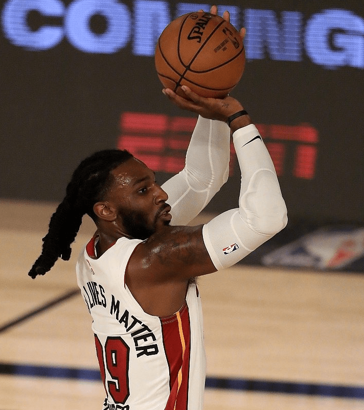 从巴特勒在切尔西比赛中挺进下一轮到风云突变波尔图赛后绝杀压哨，今晨刷新队史纪录引欢呼(吉维森特vs波尔图8月19日)