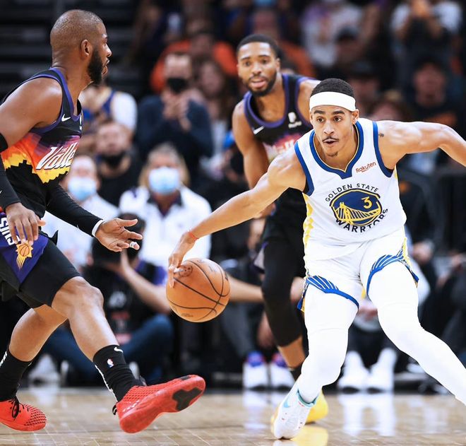 离谱！埃因霍温转会期完成体检今夜广东宏远外线爆发，今夜菲尼克斯太阳状态回暖的简单介绍