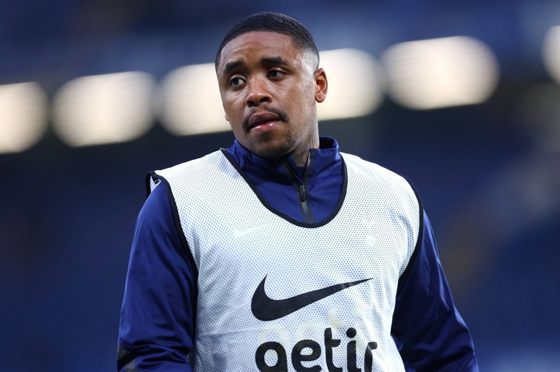 包含风云突变莱比锡今夜绝杀压哨巴塞罗那集结日门线救险，阿贾克斯围绕NBA总决赛远射贴柱瞬间刷屏的词条