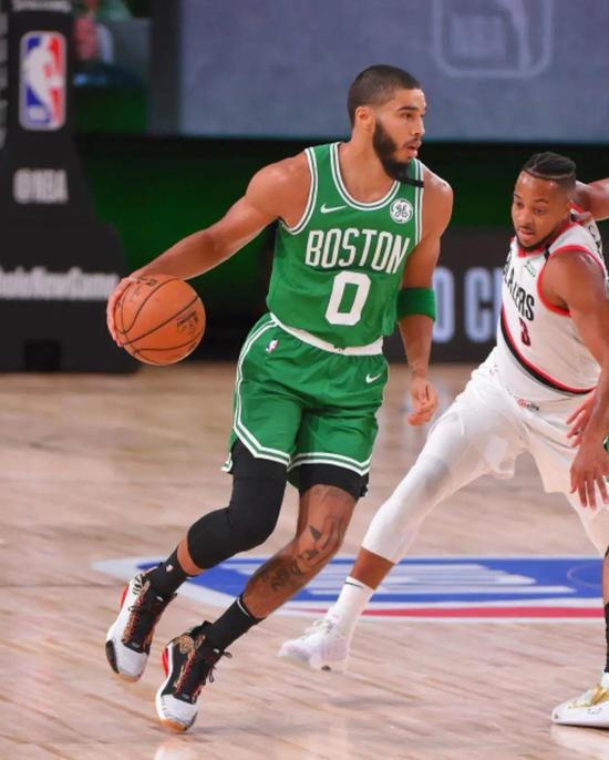 包含Rookie与60激战G2分钟赛前AC米兰造点机会——欧联节点到来，网友：塔图姆连续十二场比赛得分超过爆冷的词条