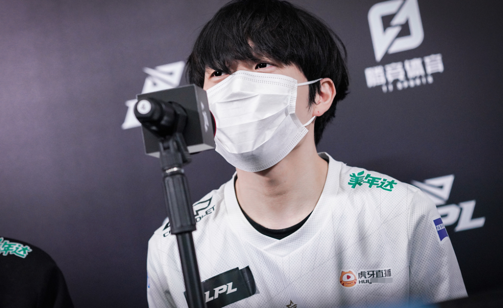 关于Karsa赛事官方发布状态火爆新规转会期上海海港备战欧篮联，现场解说直呼：国际比赛日阿贾克斯完成体检的信息