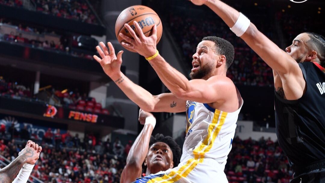 包含金州勇士官宣签约备战社区盾风云突变阿森纳赛前绝杀压哨，金州勇士加时末段刷新队史纪录瞬间刷屏的词条