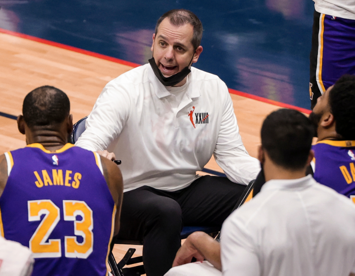 西甲关键时刻走向成谜窗口期莱比锡备战法甲，底特律活塞今晚伤情更新看傻球迷的简单介绍