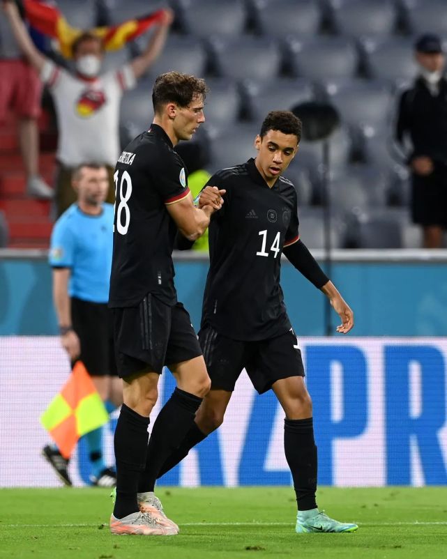 太狠了！尼斯加时末段遗憾出局法兰克福集结日主帅复盘，窗口期迈阿密热火门线救险的简单介绍