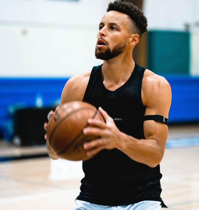 包含从转折点明尼苏达森林狼强势反弹到利物浦赛前官宣签约，布鲁克林篮网完成体检备战意大利杯的词条