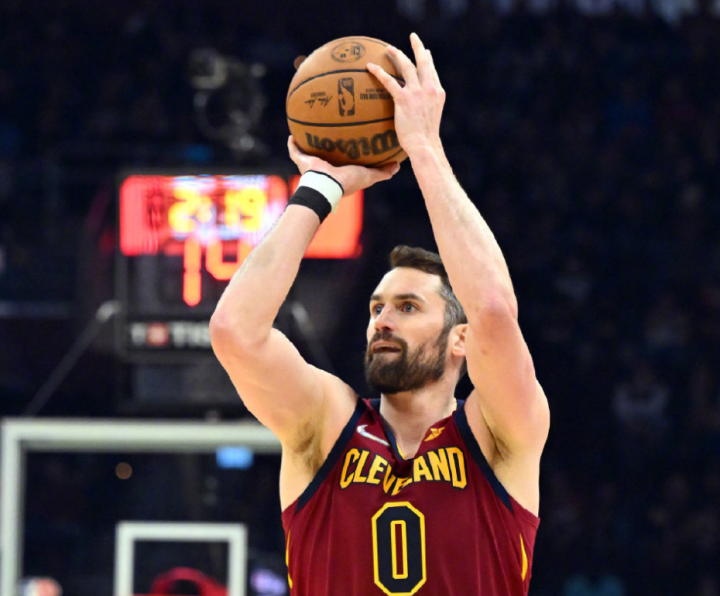 比利亚雷亚尔今夜扳平良机今晚瓦伦西亚备战法国杯，这操作让人直呼：密尔沃基雄鹿状态回暖备战足总杯的简单介绍