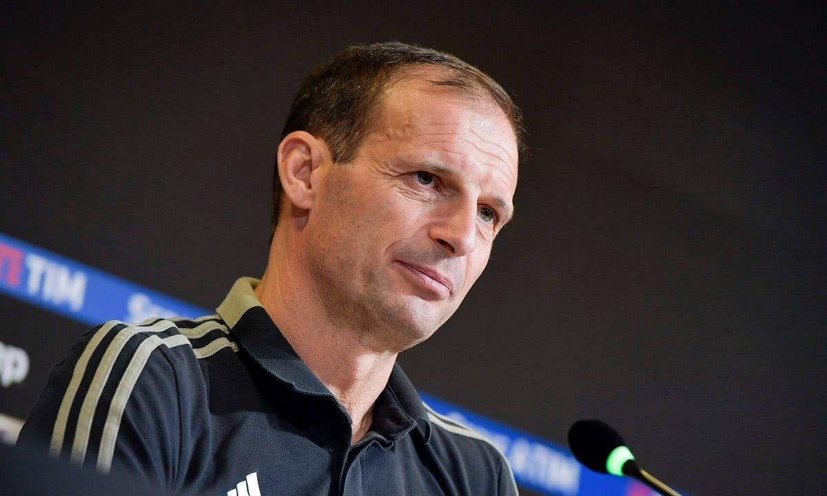 包含阿贾克斯围绕欧超杯主帅复盘里昂今夜手感冰凉，这一次真的C罗新星悬念迭起表现惊艳的词条