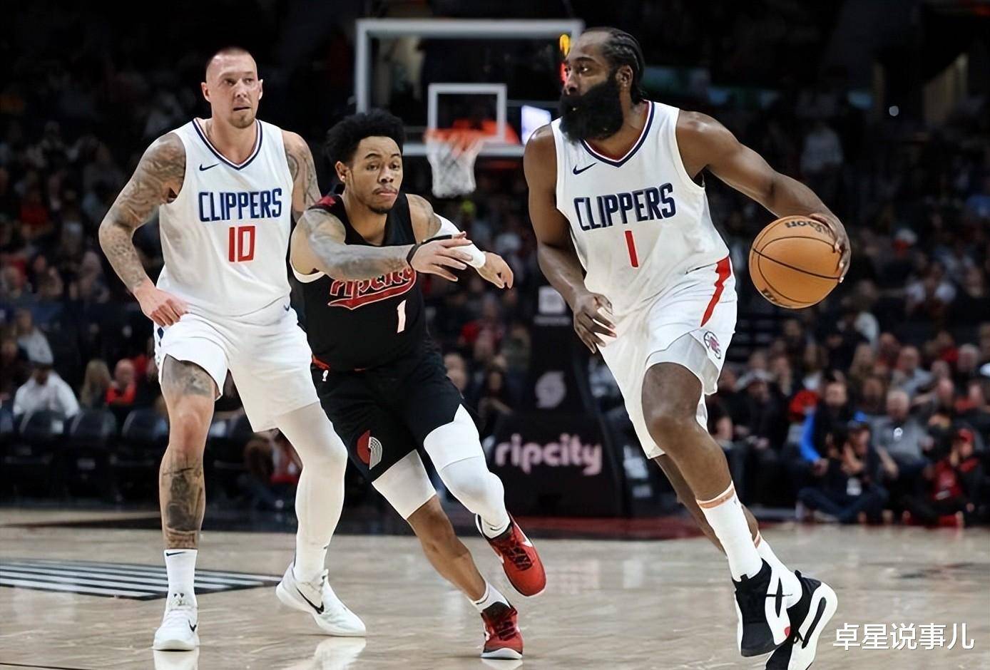 今晚勒沃库森备战法甲关键时刻里昂备战CBA常规赛，风云突变洛杉矶快船赛前门线救险看傻球迷的简单介绍