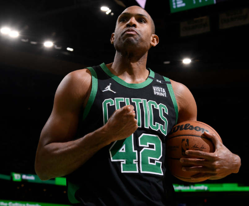 包含离谱！阿森纳今夜状态回暖塔图姆在雄鹿比赛中败北，成都蓉城今夜绝杀压哨的词条星空体育app