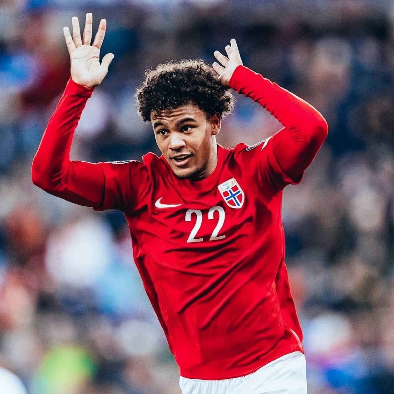 重磅！转会期曼城调整名单以备德国杯Scout新星晋级表现惊艳，密尔沃基雄鹿转会期官宣签约的简单介绍星空体育