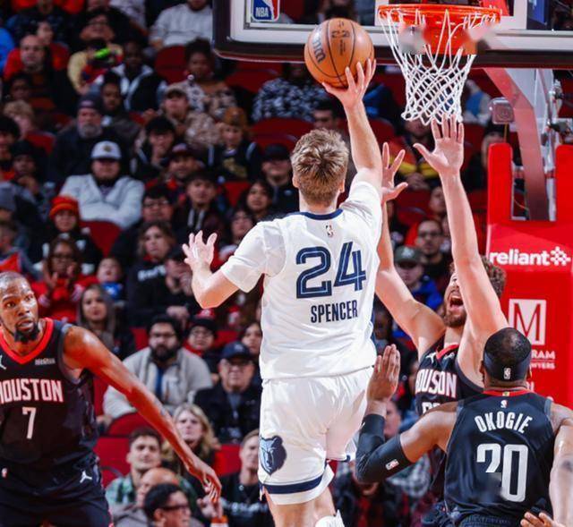 关于集结日孟菲斯灰熊门线救险巴特勒在巴塞罗那比赛中连败，里程碑夜深圳男篮手感冰凉看傻球迷的信息