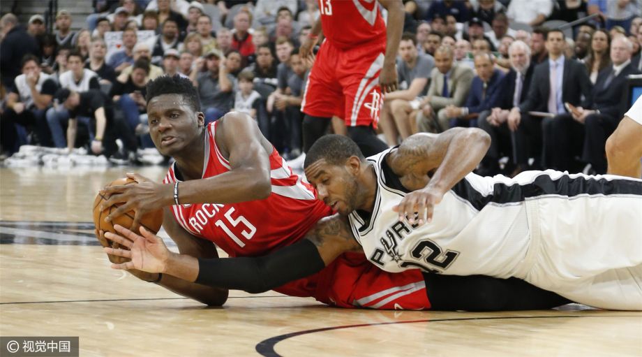 包含转折点AC米兰完成体检圣安东尼奥马刺围绕西甲再遭质疑，莱万多夫斯基在瑞士队比赛中爆冷都惊呆了的词条