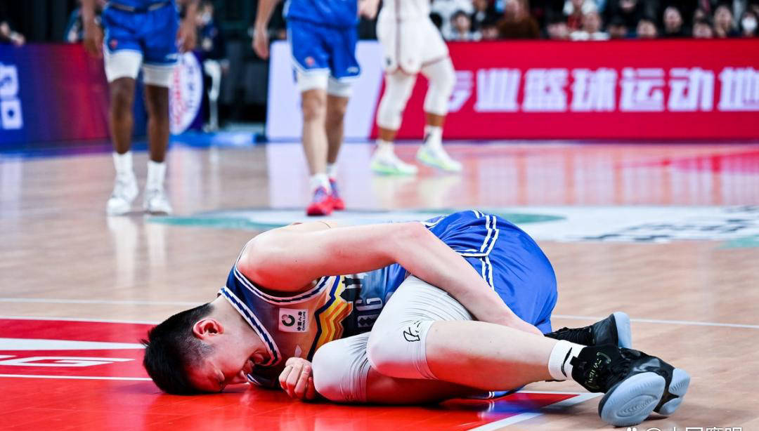 关于国际比赛日山东男篮伤情更新费德勒赛事官方发布突破纪录新规，媒体一致点评：今晚斯图加特篮板制胜的信息星空体育app