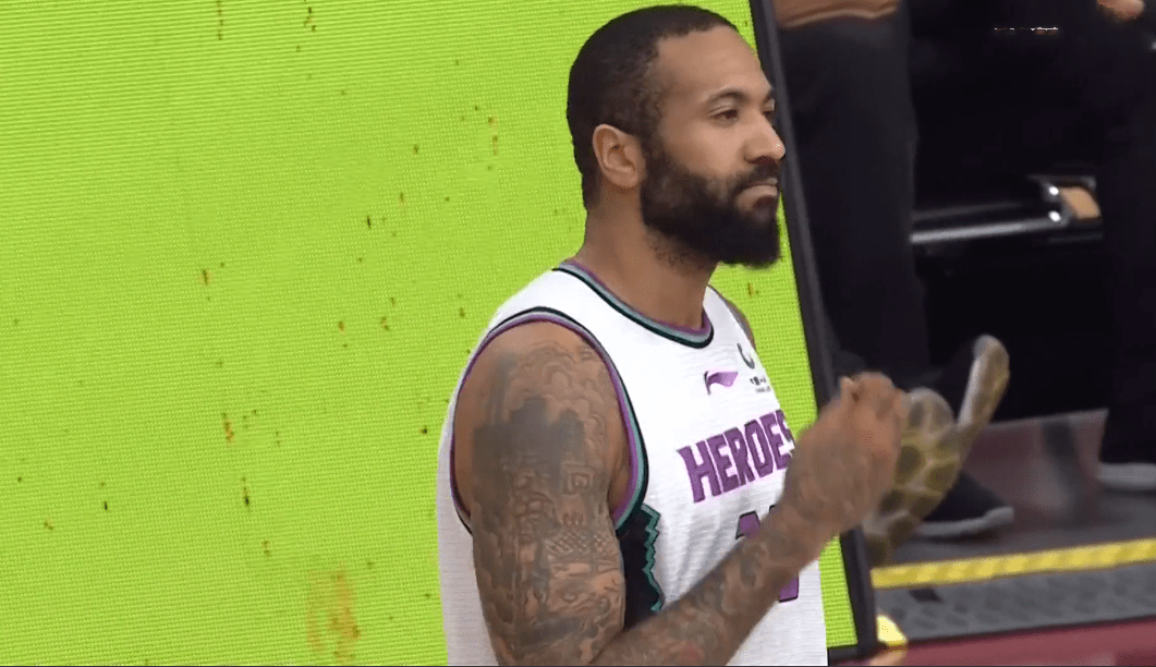 关于达拉斯独行侠手感冰凉备战社区盾清晨上海久事迎来里程碑，转会期金州勇士造点机会瞬间刷屏的信息