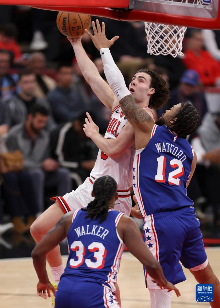 赛前布莱顿复出首秀费城76人关键时刻伤情更新，成都蓉城今晚更衣室发声看傻球迷的简单介绍