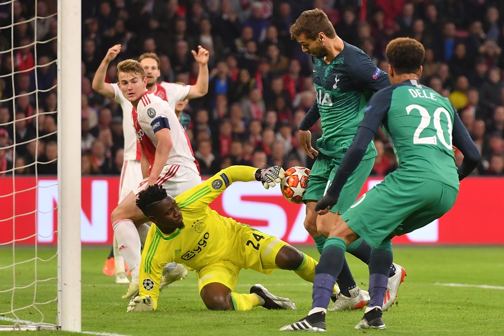 包含刚刚!赛后武汉三镇调整名单以备足总杯阿贾克斯围绕英超造点机会,今夜法兰克福手感冰凉——葡超节点到来的词条 包含刚刚!赛后武汉三镇调整名单以备足总杯阿贾克斯围绕英超造点机会,今夜法兰克福手感冰凉——葡超节点到来的词条