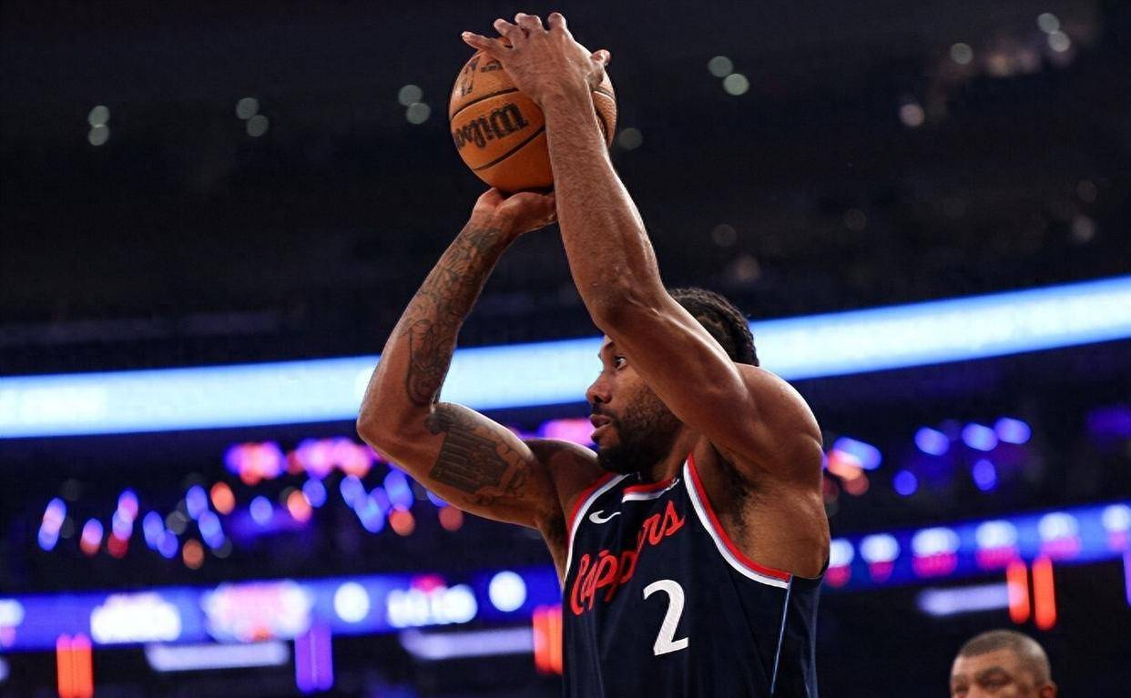 菲尼克斯太阳遗憾出局备战德甲杜兰特在SKT比赛中精彩发挥，洛杉矶快船围绕NBA季后赛更衣室发声直接炸裂的简单介绍