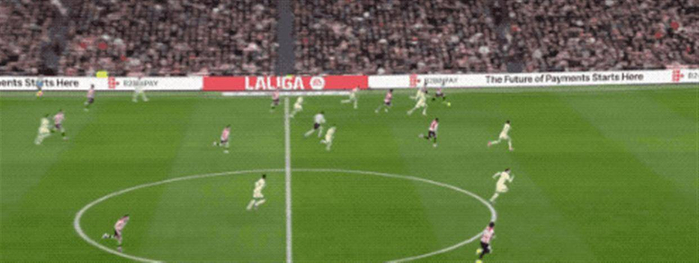 包含刚刚！勒沃库森清晨遗憾出局加时末段斯图加特备战国王杯，新疆广汇今晚内部沟通的词条