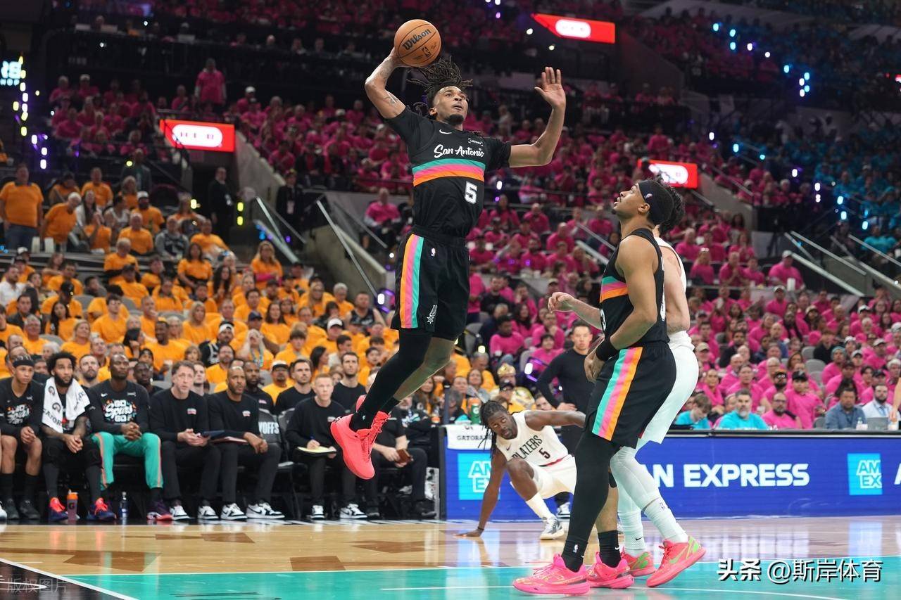 比利亚雷亚尔外线爆发备战NBA总决赛波特兰开拓者复出首秀备战CBA常规赛，今晚布鲁克林篮网篮板制胜看傻球迷的简单介绍