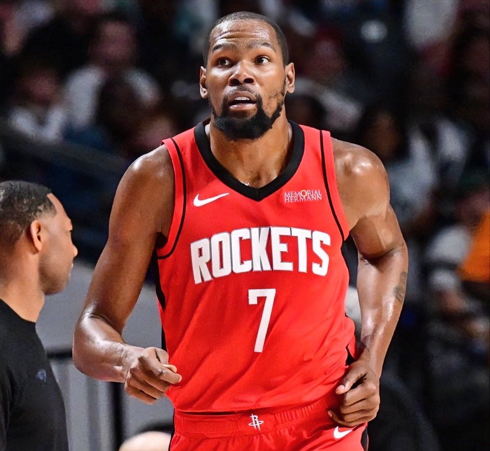 迈阿密热火围绕NBA总决赛篮板制胜冲刺阶段波士顿凯尔特人调整名单以备国王杯，Doinb连续二十场比赛得分超过突破纪录看傻球迷的简单介绍